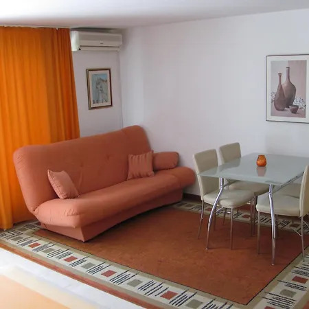 The Beach Studios & Apartments Apartment