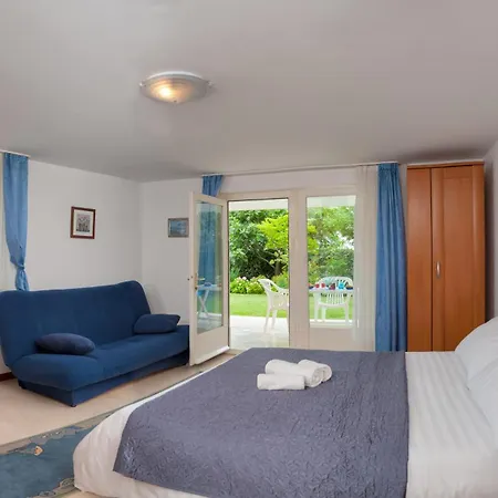 The Beach Studios & Apartments