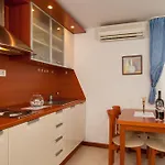 The Beach Studios & Apartments